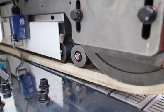 High-End bảng điều khiển liền mạch thông minh Laser Edge Banding Machine