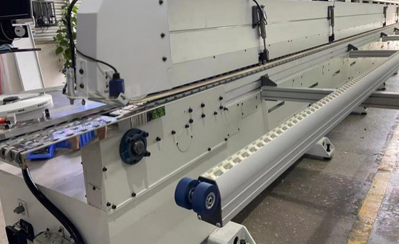 Máy cắt dây đai cạnh cao tốc tự động hạng nặng